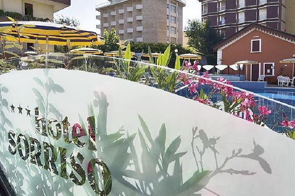 Hotel Sorriso Беллария-Иджеа-Марина Экстерьер фото