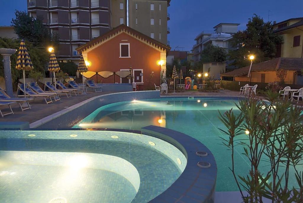 Hotel Sorriso Беллария-Иджеа-Марина Экстерьер фото