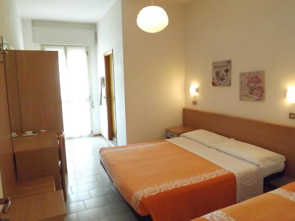 Hotel Sorriso Беллария-Иджеа-Марина Экстерьер фото