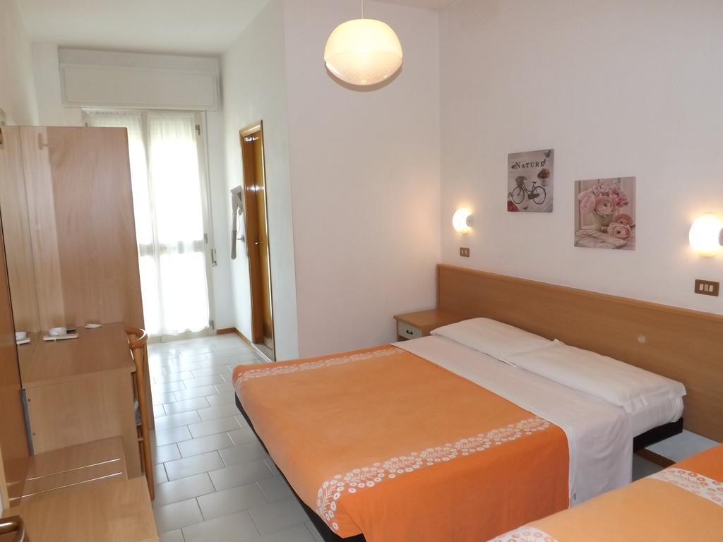 Hotel Sorriso Беллария-Иджеа-Марина Экстерьер фото